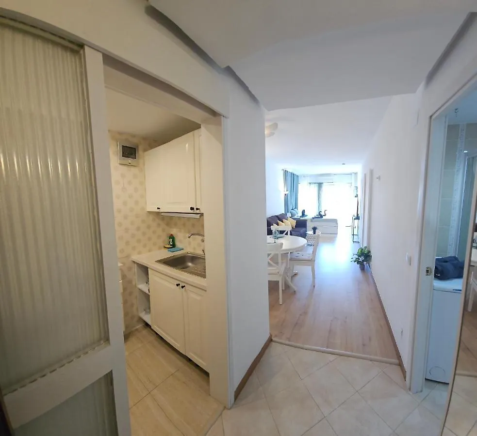 Central Tranquility City Center Apartment By Namaste Elite 托雷莫利诺斯